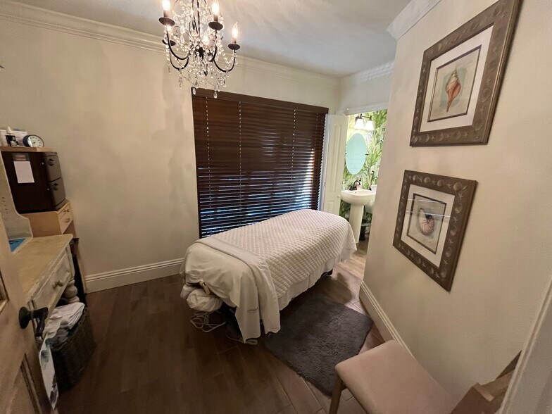 More Photos Of 6600 10th Ave N, Saint Petersburg Medical For Sale