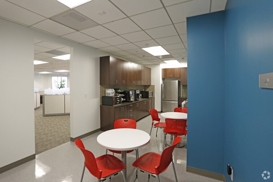 More Photos Of 101 S Tryon St, Charlotte Office Residential For Lease