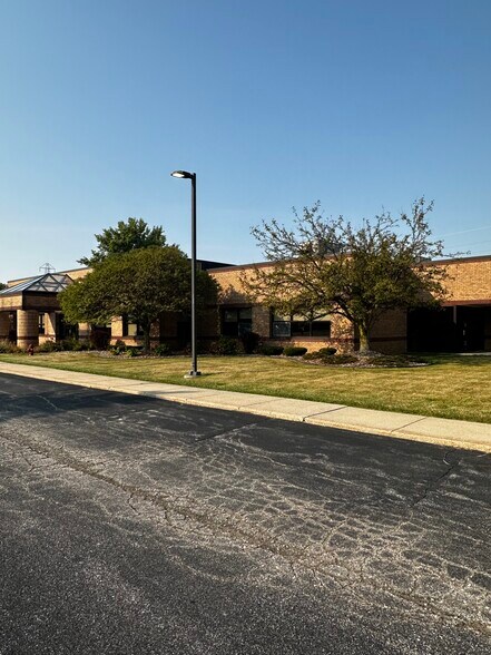 More Photos Of 3930 Traxler Ct, Bay City Medical For Sale