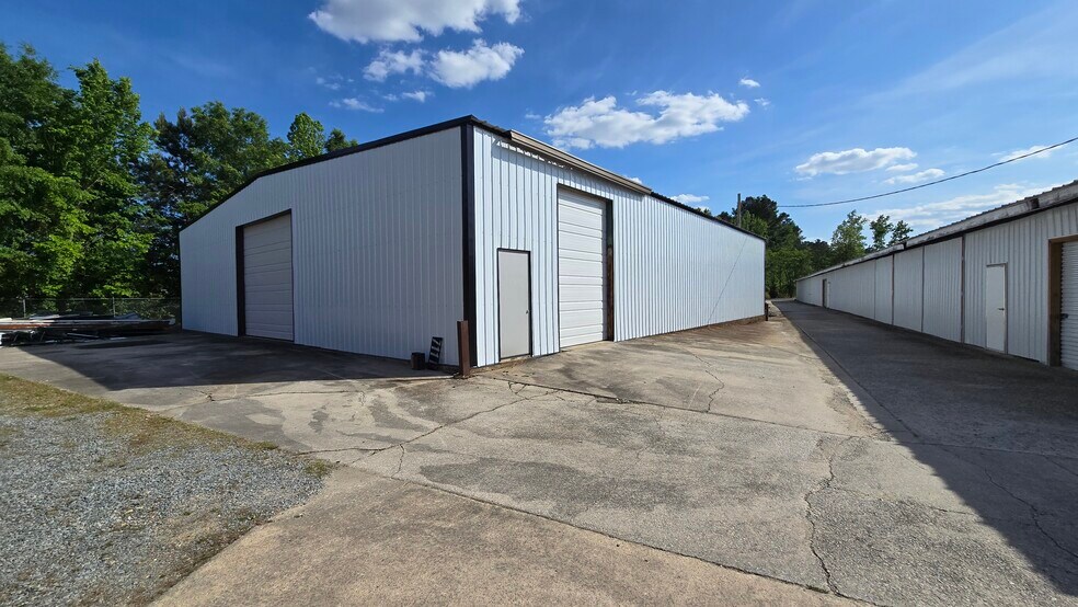 More Photos Of 711 E Rose St, Smithfield Warehouse For Sale