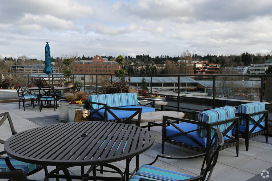 More Photos Of 324 Central Way, Kirkland Apartments For Lease