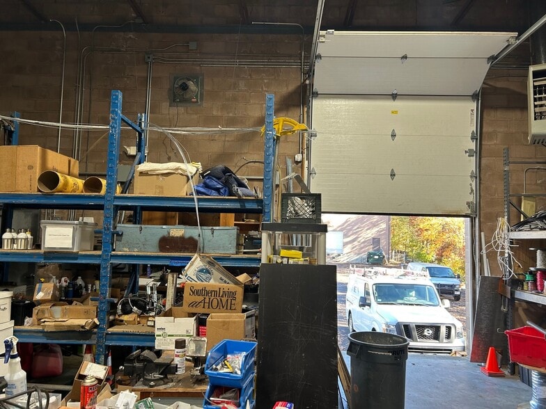 More Photos Of 104 Longwater Dr, Norwell Light Distribution For Sale