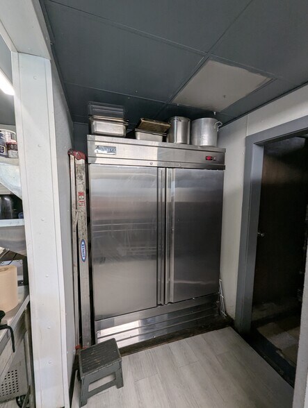 More Photos Of 11818 Philadelphia Rd, White Marsh Bar For Sale