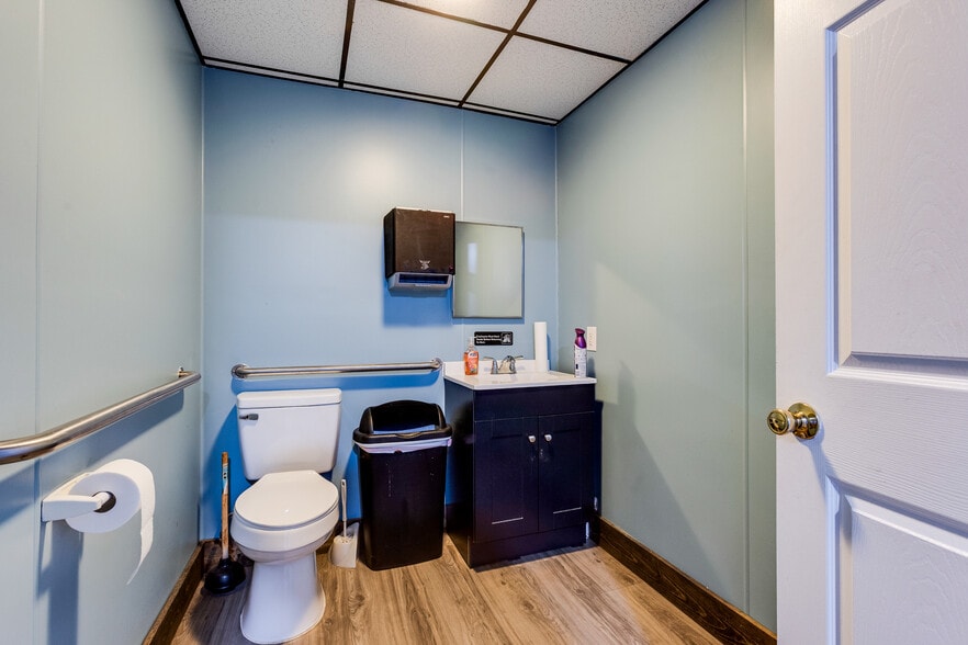 More Photos Of 702 Industrial Blvd, Latrobe Freestanding For Sale