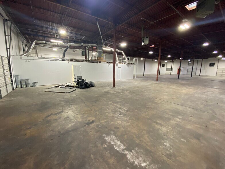 More Photos Of 177-235 Cumberland St, Memphis Distribution For Lease