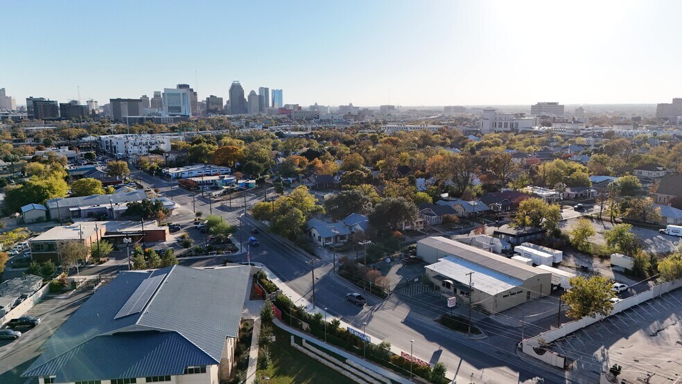 More Photos Of 2107 N Saint Marys St, San Antonio Loft Creative Space For Sale