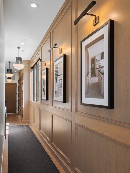 More Photos Of 4554 Forestdale Dr, Park City Showroom For Lease