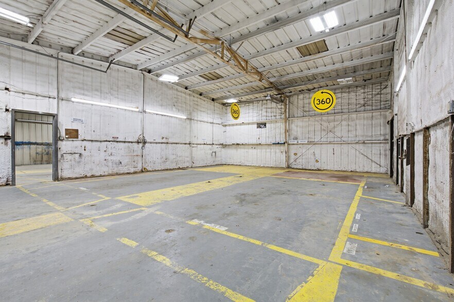 More Photos Of 1300 N Broadway Ave, Ada Warehouse For Sale
