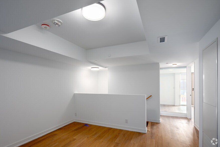 More Photos Of 9 Croham Rd, Toronto Apartments For Lease