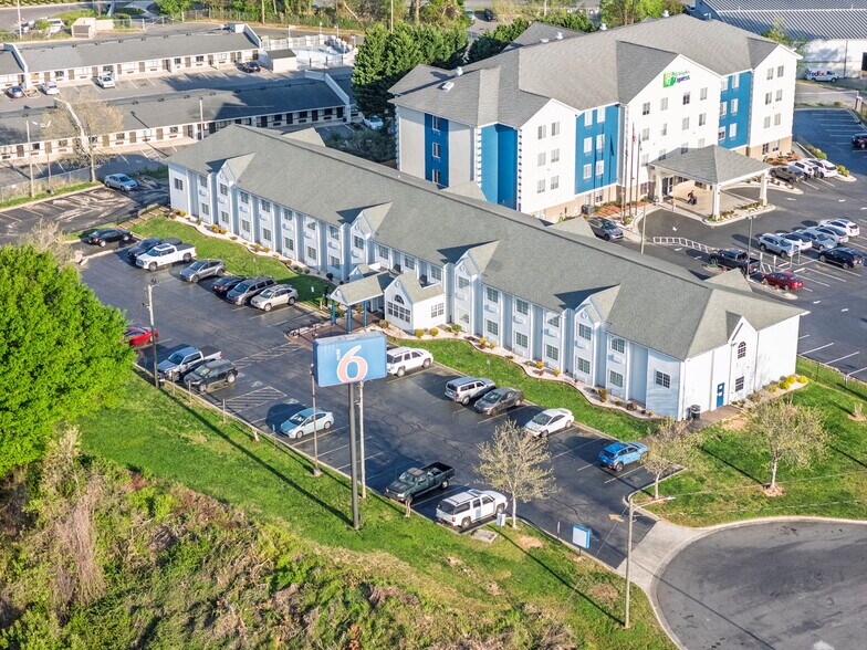 More Photos Of 1901 Broadcast St, Gastonia Hotel For Sale