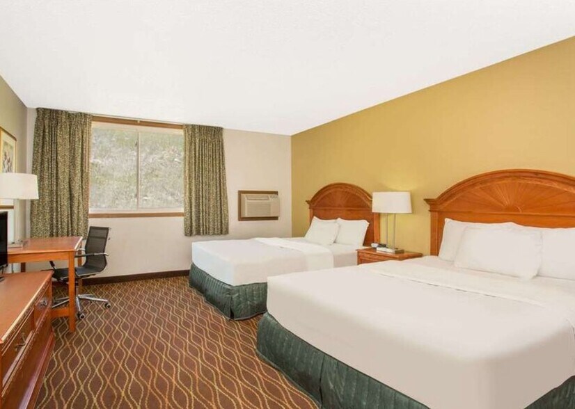 More Photos Of 580 Silverthorne Ln, Silverthorne Apartments For Sale