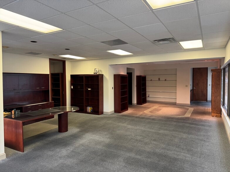 More Photos Of 2707 Buford Hwy, Atlanta Office For Sale