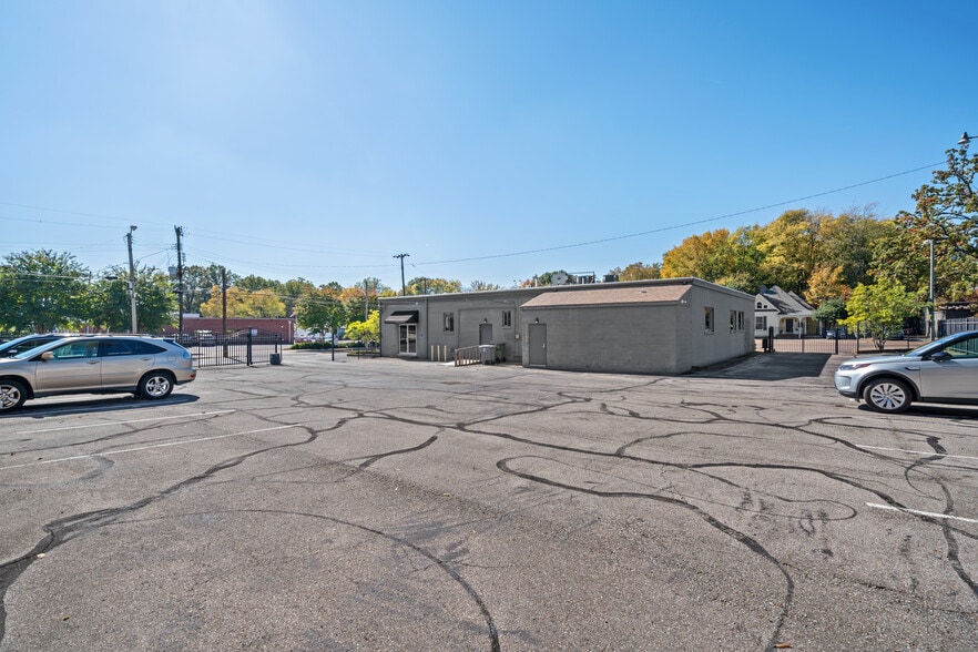 More Photos Of 630 S Cooper St, Memphis Office For Lease