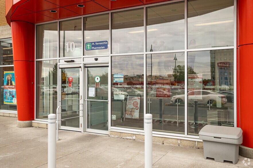 More Photos Of 10-18 Pl De La Triade, Pointe-claire Freestanding For Lease