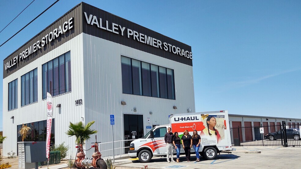 More Photos Of 1402 W Pico Ave, El Centro Self Storage For Lease