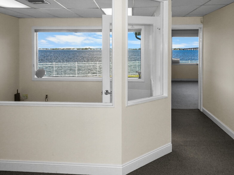 More Photos Of 1331 S Harbor City Blvd, Melbourne Office Residential For Lease