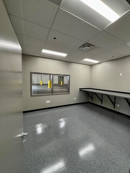 More Photos Of 4625 Hollins Ferry Rd, Halethorpe Unknown For Lease