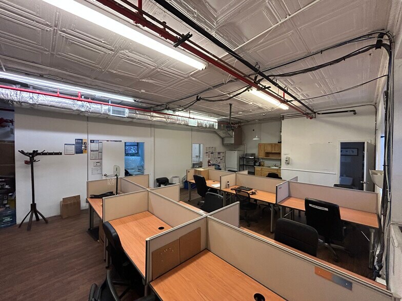 More Photos Of 122-126 18th St, Brooklyn Warehouse For Lease