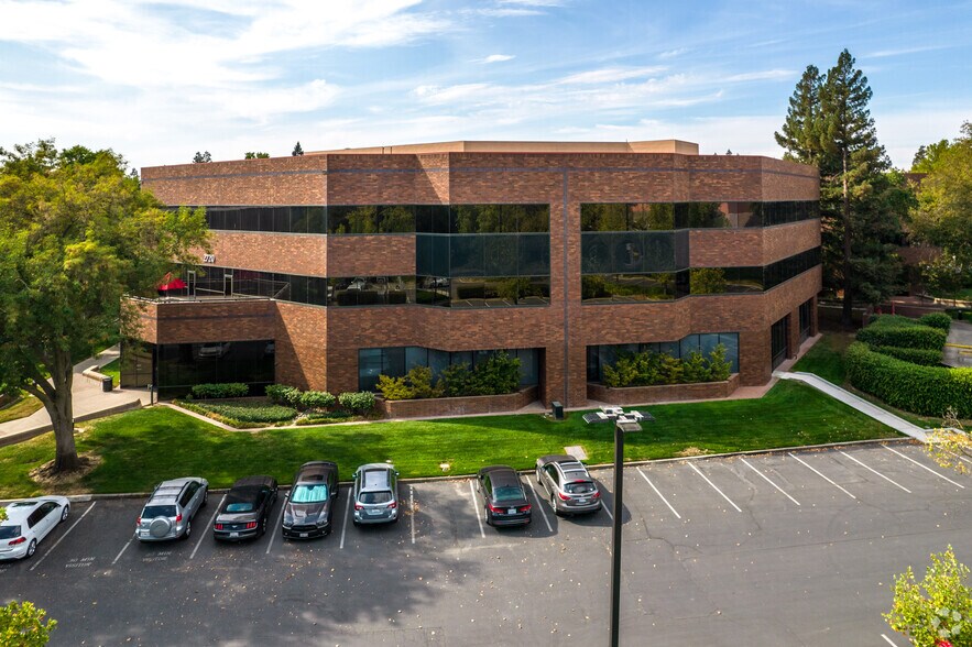 More Photos Of 2720 Gateway Oaks Dr, Sacramento Office For Lease