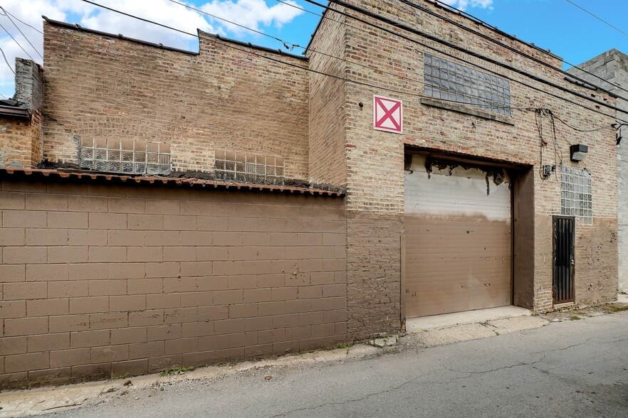 More Photos Of 3233-3241 W Cermak Rd, Chicago Auto Repair For Sale