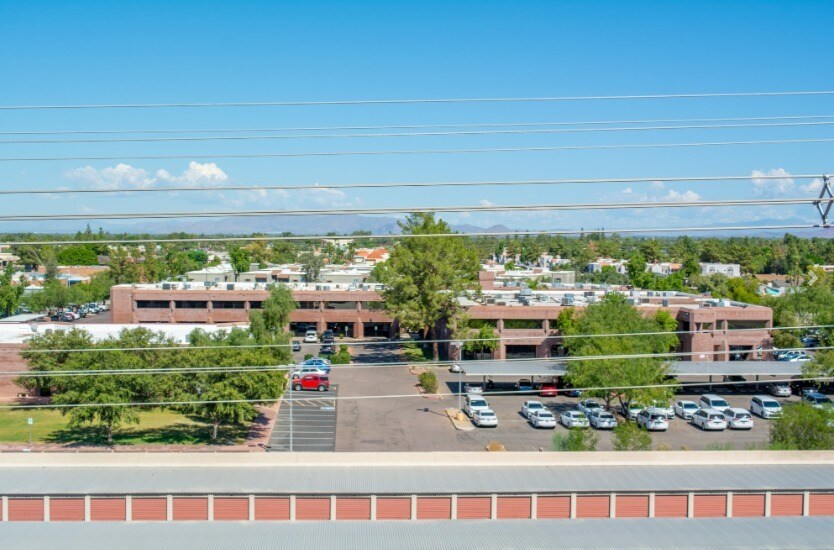 More Photos Of 459 N Gilbert Rd, Gilbert Unknown For Lease