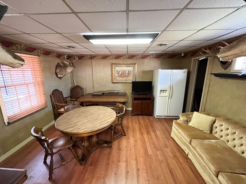More Photos Of 703 S Glenstone Ave, Springfield Auto Dealership For Sale