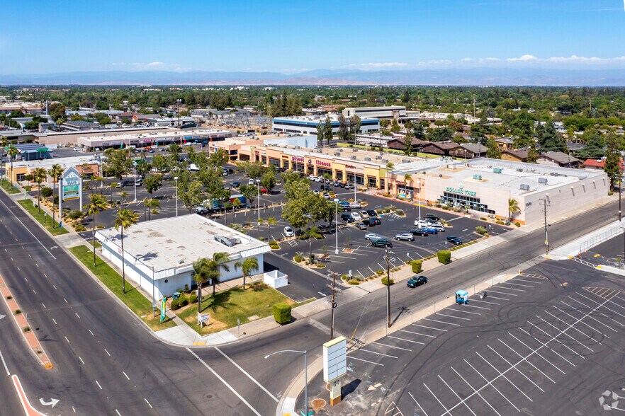 More Photos Of 3730-3780 N Blackstone Ave, Fresno Unknown For Lease