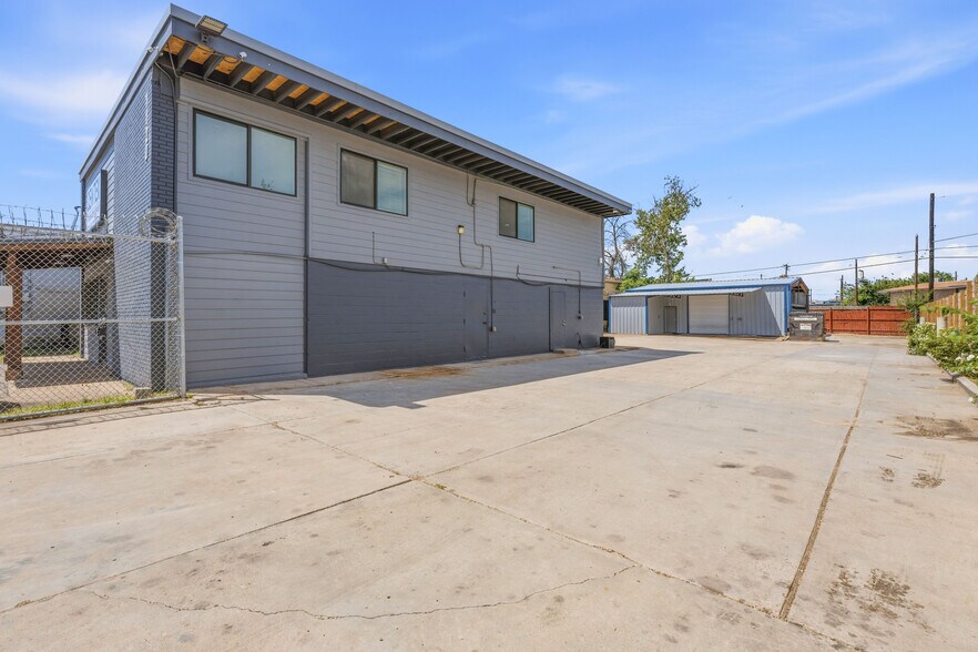 More Photos Of 1120 E 52nd St, Austin Flex For Sale