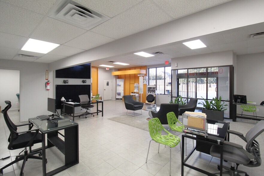 More Photos Of 3701 Mccoll St, McAllen Showroom For Sale