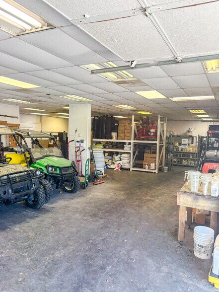 More Photos Of 338 Breesport St, San Antonio Service For Lease