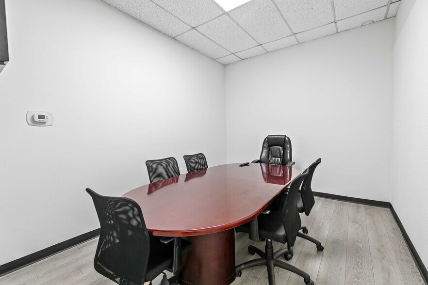 More Photos Of 1423-1425 W Burbank Blvd, Burbank General Retail For Sale
