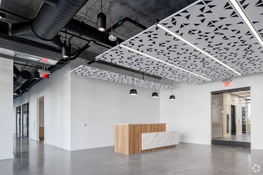 More Photos Of 3232 E Cesar Chavez St, Austin Unknown For Lease