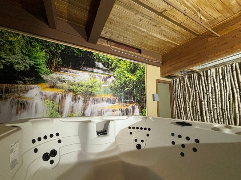 More Photos Of 501-550 Quadna Rd, Hill City Hotel For Sale