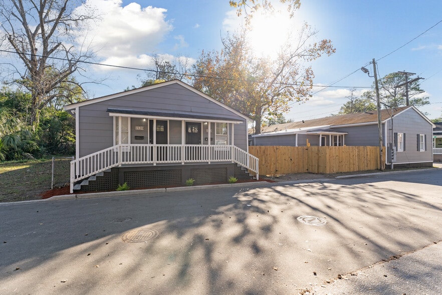 More Photos Of 816 W 38th St, Savannah Apartments For Sale