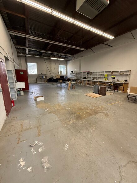 More Photos Of 1975 Wehrle Dr, Williamsville Warehouse For Lease