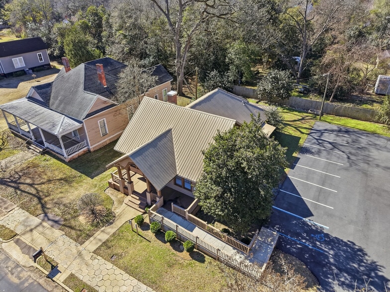 More Photos Of 615 Barlow St, Americus Healthcare For Sale