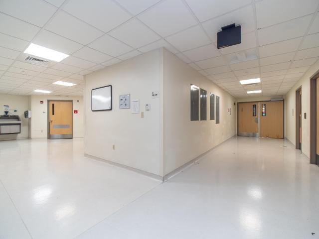 More Photos Of 10 Timberview Ln, Russell Medical For Sale