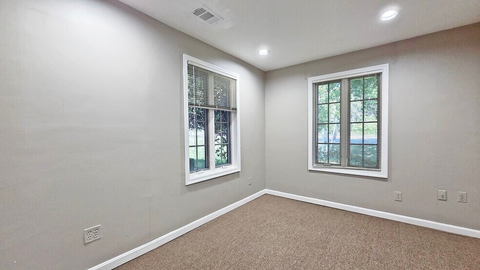 More Photos Of 1300-1302 Lafayette Dr, Alexandria Office For Lease