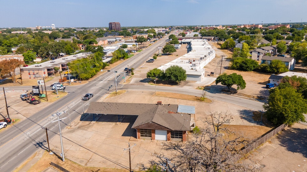 More Photos Of 3901 E 29th St, Bryan Auto Repair For Lease