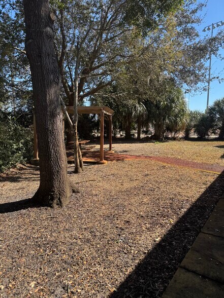 More Photos Of 1227 E Broadway, Oviedo Office For Sale