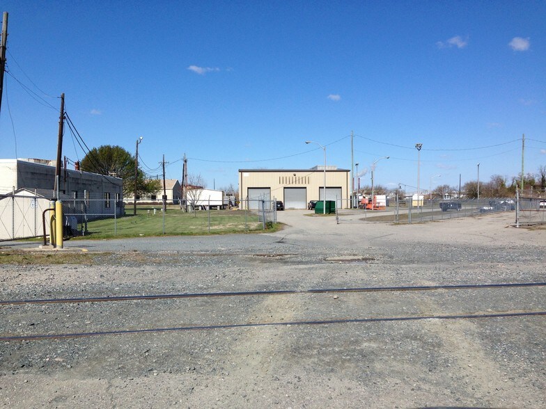 More Photos Of 700 Rosemont Ave, Chesapeake Industrial For Sale