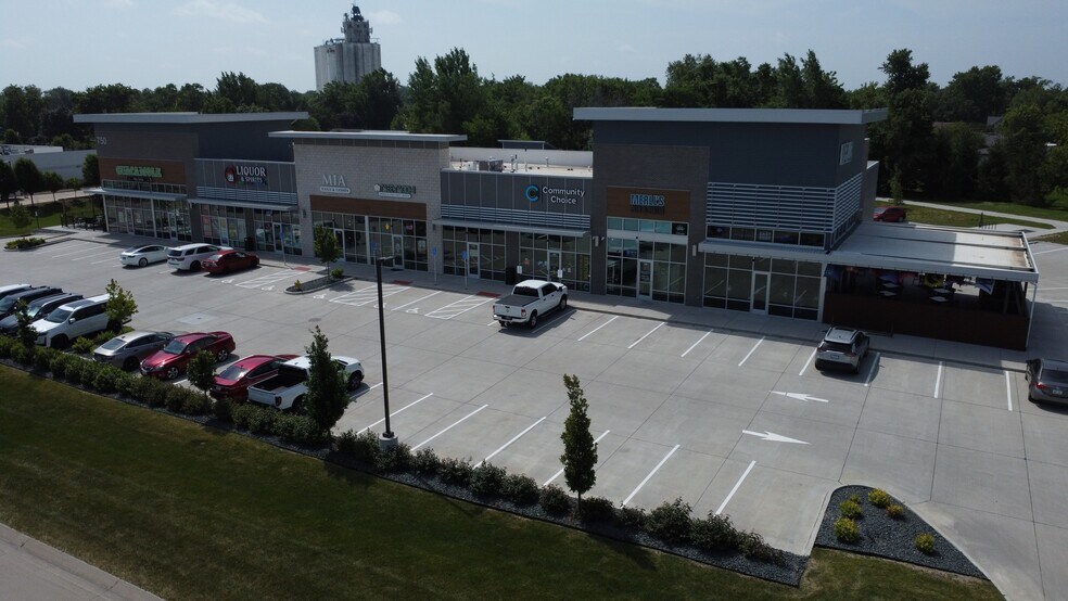 Primary Photo Of 750 Hickman Rd, Waukee Storefront For Lease