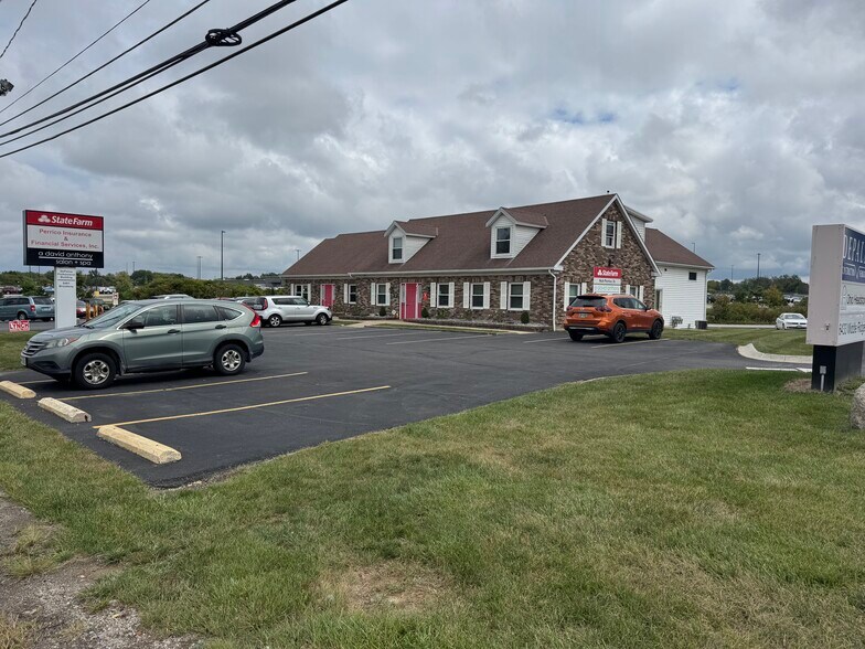 More Photos Of 6401 Broadway Ave, Lorain Office For Sale