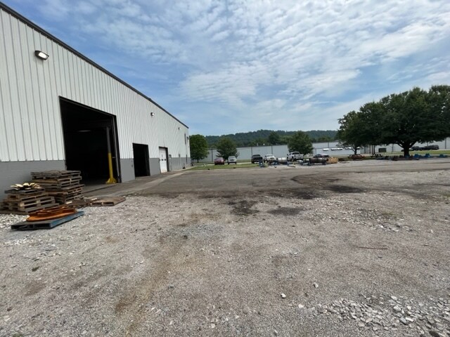 More Photos Of 737 Eleanor Industrial Park Dr, Eleanor Warehouse For Lease
