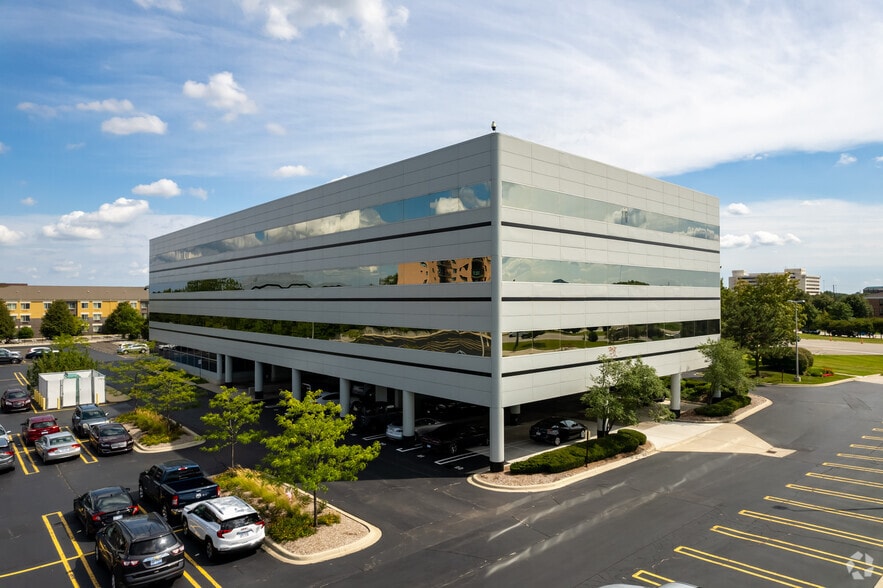 More Photos Of 28588 Northwestern Hwy, Southfield Office For Lease