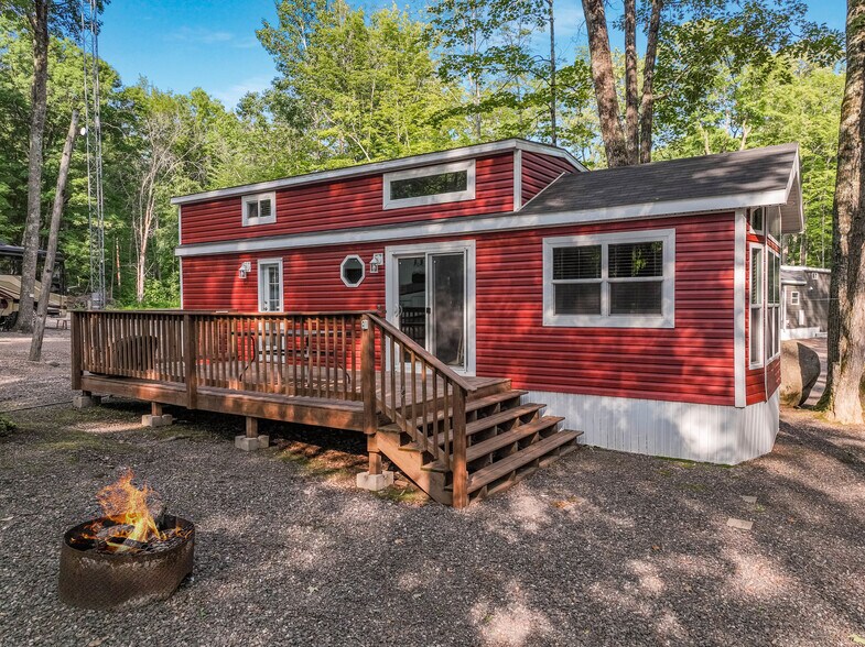 More Photos Of N1075 Eastside Rd, Birchwood Trailer Camper Park For Sale