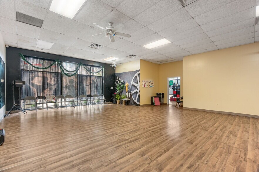 More Photos Of 29B Nelson Ave, Staten Island General Retail For Lease