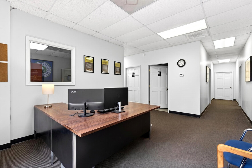 More Photos Of 100 Business Pky, Piedmont Light Manufacturing For Sale