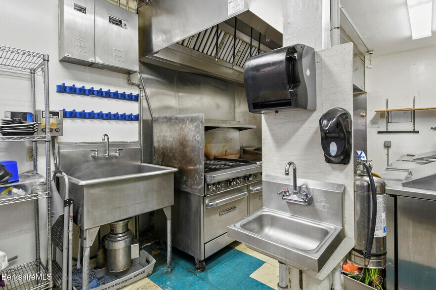 More Photos Of 47 Park St, Adams Restaurant For Sale