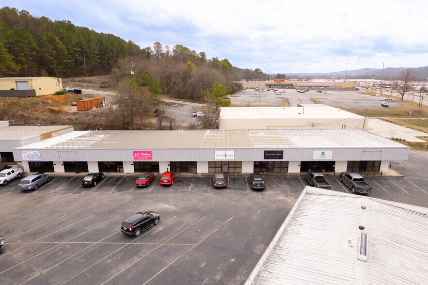 More Photos Of 2969 Pelham Pky, Pelham General Retail For Lease